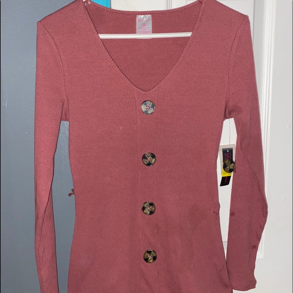 Clothes - Picture 3 of 10